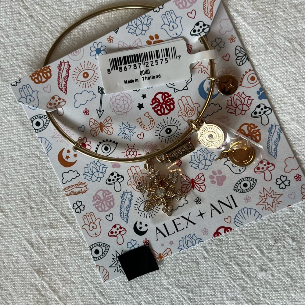 [NEW] Alex & Ani limited edition snowflake charm bangle